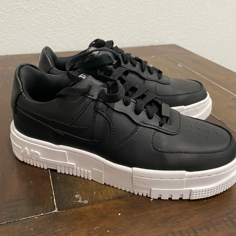Women's Nike Air Force 1 pixel